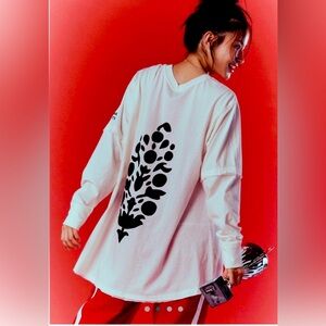 FREE PEOPLE LEG DAY BUTI LOGO SHIRT SIZE LARGE NWT (SOLD OUT)